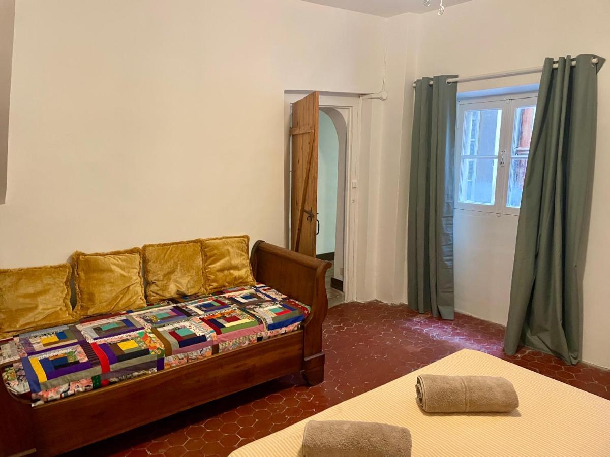Appartement Triplex Toit-terrasse Authentique Vieux-nice & *